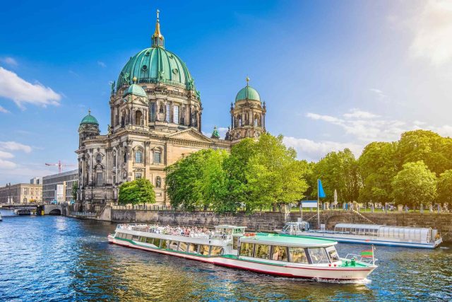 https://dev.onebalitour.com/wp-content/uploads/2018/09/destination-berlin-02-640x427.jpg